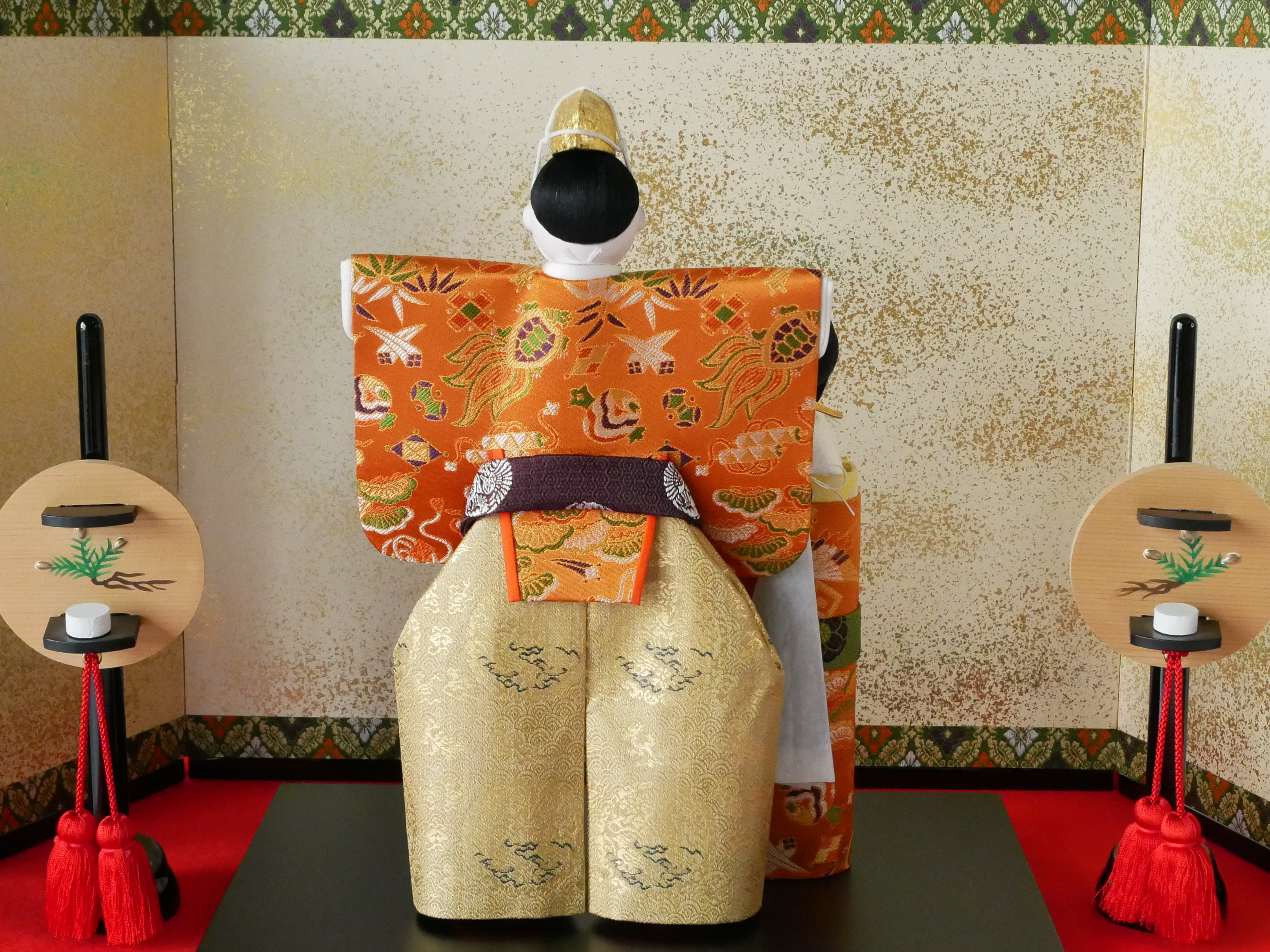 昭和初期雛人形セット屏風、三宝つき 和泉の御蔵 / 大橋弌峰作「次郎左衛門立雛」松月堂屏風、短檠セット