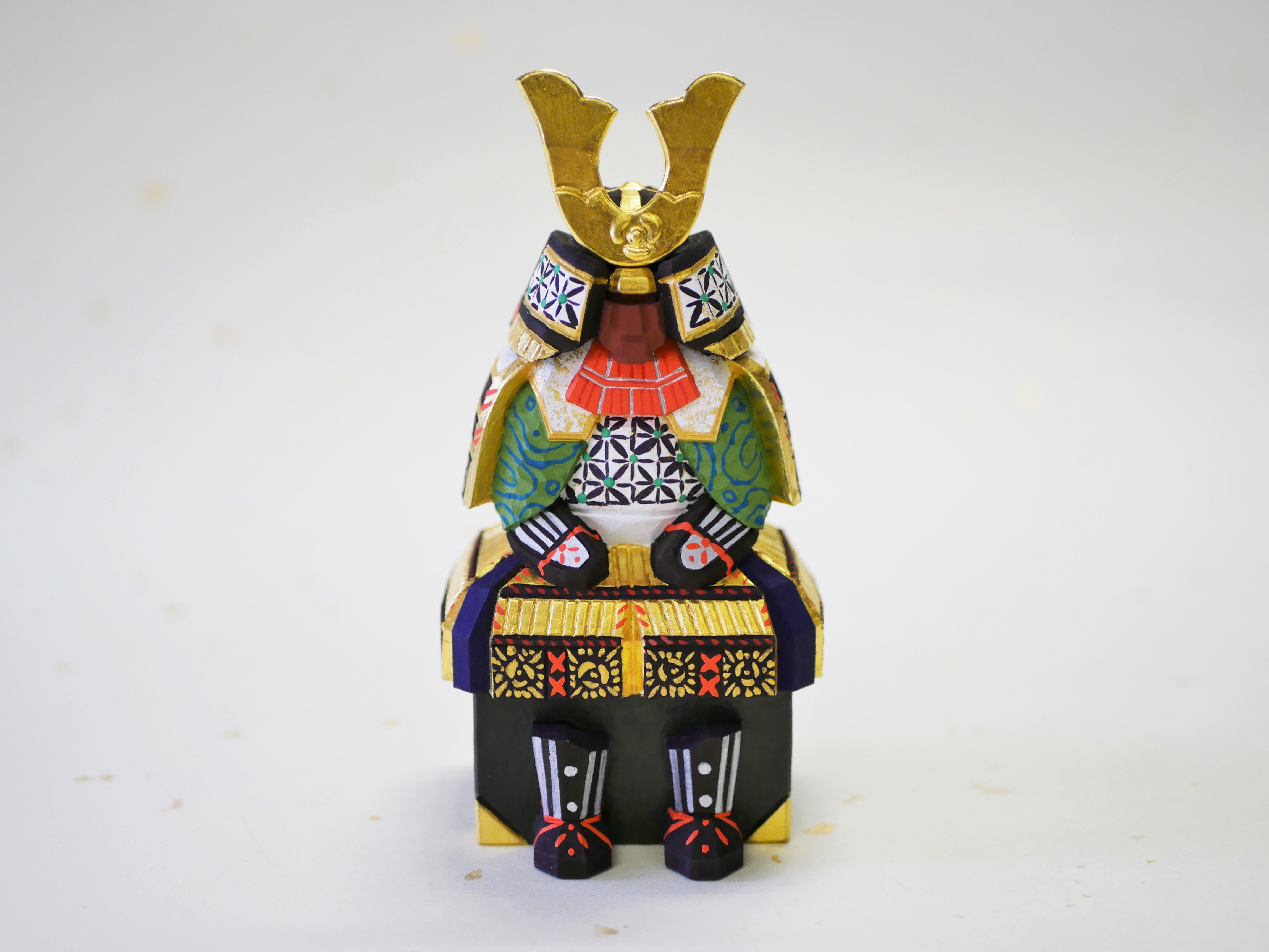 和泉の御蔵 / 奈良一刀彫 四号具足